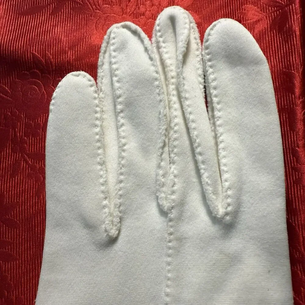 Vintage Hand Stitched Cream White Gloves Mother Of Pearl Buttons Size Petite XS